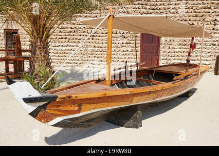 Al-Abra Wassertaxi benutzt, um Passagiere über den Bach im Hof des Dubai Museum Bur Dubai Vereinigte Arabische Emirate Stockfoto