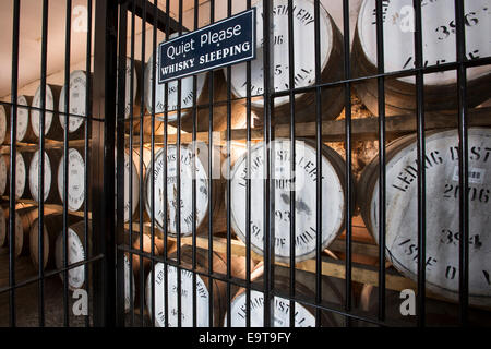 Single Malt Whisky, Ledaig, Reifung in Eichenfässern sichere Zolllager eingelagert in Tobermory Destillerie auf der ist Stockfoto