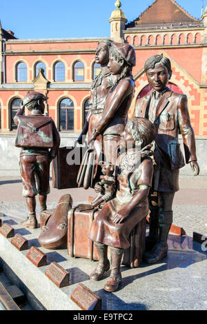 Frank Meisler Kindertransport-Denkmal vor dem Bahnhof Gdansk Stockfoto