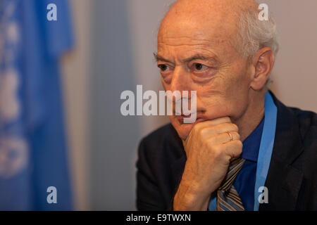 Kopenhagen, Dänemark. 2. November 2014. Herr Leo Meyer, Leiter des IPCC "Synthese Bericht technische Einheit", abgebildet auf der IPCC-Pressekonferenz in Kopenhagen. Bildnachweis: OJPHOTOS/Alamy Live-Nachrichten Stockfoto