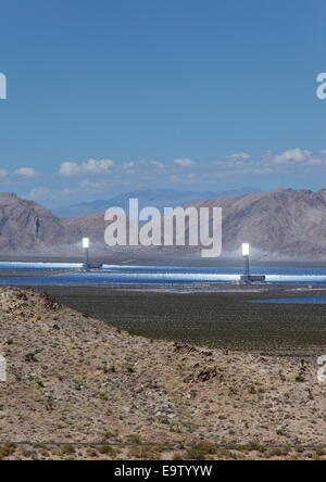 Ivanpah solar thermische Energieprojekt, in der Nähe von Primm, Kalifornien, USA Stockfoto