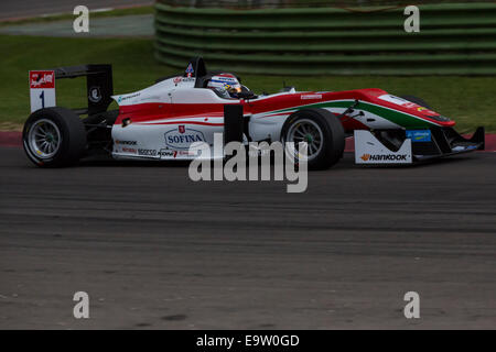 Imola, Italien - 11. Oktober 2014: Dallara F312 - Mercedes R von Prema Powerteam teamorientiert von Latifi Nicholas (Can) Stockfoto
