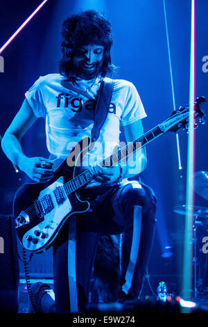Assago Mailand Italien. 1. November 2014. Die britische Indie-Rock-Band führt KASABIAN im Mediolanum Forum während der "48:13 Tour" Stockfoto