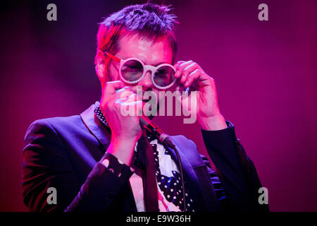 Assago Mailand Italien. 1. November 2014. Die britische Indie-Rock-Band führt KASABIAN im Mediolanum Forum während der "48:13 Tour" Stockfoto