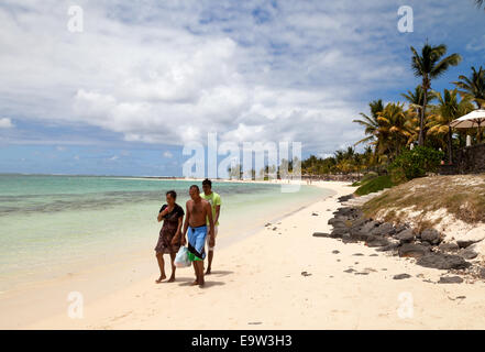 Zu Fuß auf Belle Mare Beach, Ostküste Mauritius Mauritius einheimischen Stockfoto