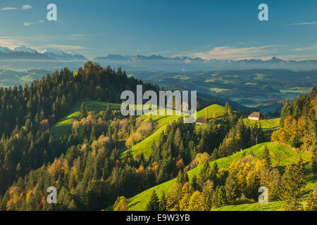 Herbstmorgen im Emmental, Kanton Bern, Schweiz. Stockfoto