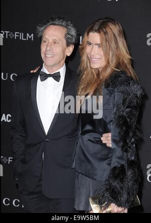 Los Angeles, CA, USA. 1. November 2014. Veronica Smiley, Brian Grazer im Ankunftsbereich für 2014 LACMA KUNSTFILM GALA, Los Angeles County Museum of Art, Los Angeles, CA 1. November 2014. Bildnachweis: Dee Cercone/Everett Collection/Alamy Live-Nachrichten Stockfoto