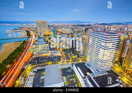 Fukuoka, Japan Stadt Skyline im Stadtteil Momochihama. Stockfoto