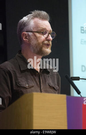 Singer-Songwriter und linke Aktivist Billy Bragg befasst sich mit der London School of Economics and Politik (LSE) Stockfoto