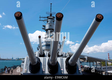 16-Zoll-Gewehren von der USS Missouri in Pearl Harbor, Hawaii Stockfoto