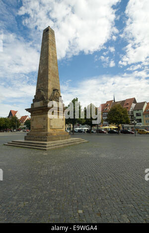 Obelisk auf dem Platz in Erfurt Stockfoto