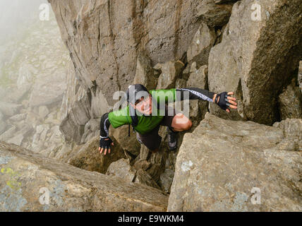 Scrambler am Nordgrat Tryfan Snowdonia Wales Stockfoto