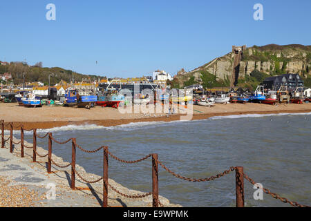 Angelboote/Fischerboote am Strand alte Stadt Stade. Hastings ist die größte Strand lancierte Fischereiflotte in Großbritannien und Europa Stockfoto