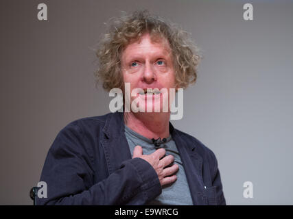 Grayson Perry diskutieren seine Ausstellung in der National Portrait Gallery in Verbindung mit der Channel 4-Serie "Wer bist du?" Stockfoto