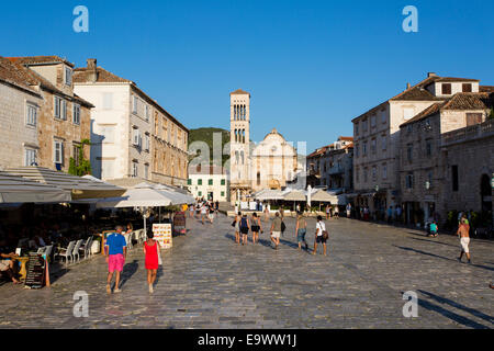 Blick auf St.-Stephans Platz, Stadt Hvar, Insel Hvar, Kroatien Stockfoto