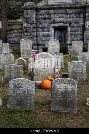 Grabstätte des Schriftstellers Washington Irving in Sleepy Hollow Cemetery, New York, USA