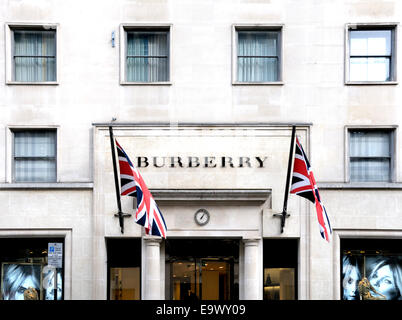 London, England, Vereinigtes Königreich. Burberry Store, 21-23 neue Bond St Stockfoto