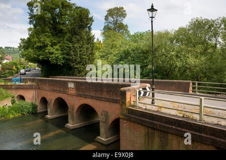 Die Borough Brücke gebaut im Jahre 1737 in Brockham in Surrey, Großbritannien Stockfoto