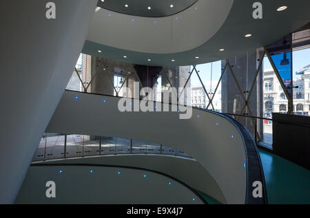 Italien, Mailand, Architekturen des Innenraums des Museums des 20. Jahrhunderts Stockfoto