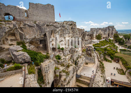 Chateau des Baux oberhalb dem Dorf Les Baux de Provence, Provence, Frankreich Stockfoto