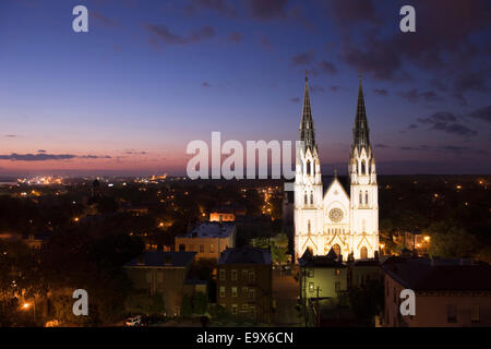 KATHEDRALE DES HEILIGEN JOHANNES DEN TÄUFER DOWNTOWN SAVANNAH GEORGIA USA Stockfoto