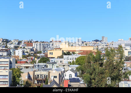 Blick über die Dächer von San Francisco aus dem Bereich der Castro-Dolores/Mission in San Francisco, Kalifornien im Oktober 2014. Stockfoto