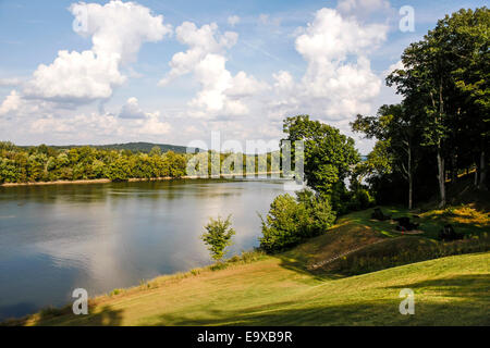 Blick auf den historischen Cumberland River am Fort Donelson in der Nähe von Dover in Tennessee Stockfoto