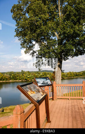 Blick auf den historischen Cumberland River am Fort Donelson in der Nähe von Dover in Tennessee Stockfoto