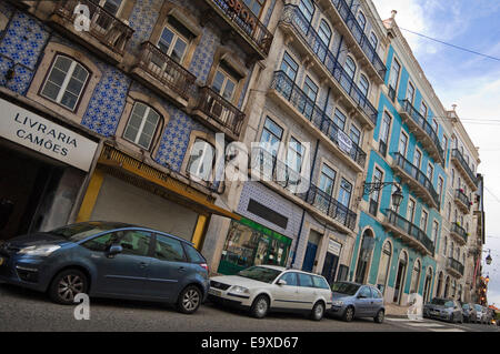 Horizontale Straßenbild in Lissabon. Stockfoto