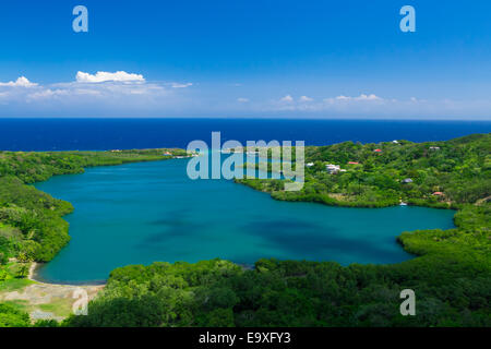 Luftaufnahme der Insel Roatan, Honduras Stockfoto