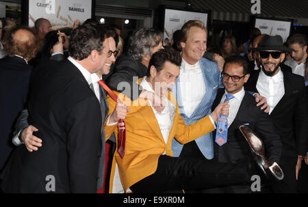 Los Angeles, Kalifornien, USA. 3. November 2014. Jim Carrey, Jeff Daniels, Peter Farrelly, Bobby Farrelly Teilnahme an der Los Angeles Premiere von '' Dummen dümmer zu '' im Regency Village Theater in Westwood, Kalifornien am 3. November 2014 statt. 2014-Credit: D. Long/Globe Fotos/ZUMA Draht/Alamy Live-Nachrichten Stockfoto