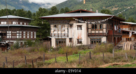 Fassade von einem Kloster, Chokhor Tal, Bumthang Bezirk, Bhutan Stockfoto