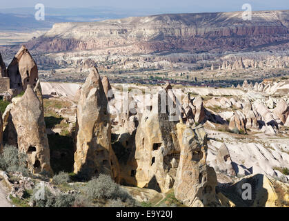 Kalktuff-Formationen, Taubental oder Güvercin Vadisi in Uchisar, hinter Göreme Tal, Göreme Nationalpark, Cappadocia Stockfoto