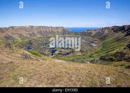 Rano Kau Vulkan Krater, Nationalpark Rapa Nui, Osterinsel Stockfoto