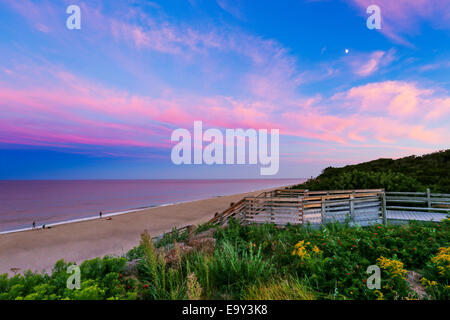 Nauset Strand in Cape Cod-Massachusetts-farbenprächtigen Sonnenuntergang Stockfoto