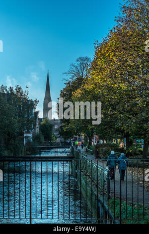 Salisbury, Wiltshire, UK. 4. November 2014. UK-Wetter. Herrliches Wetter in Salisbury nach einem kalten frostigen start Credit: Paul Chambers/Alamy Live News Stockfoto