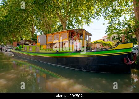 Barging in den Canal du Midi, Südfrankreich Stockfoto