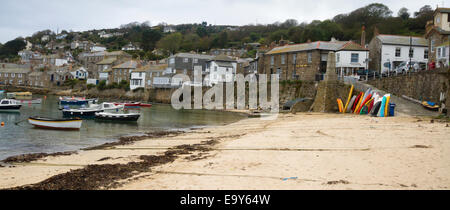 Mousehole Harbour in der Nähe von Penzance Cornwall England UK Europe Stockfoto