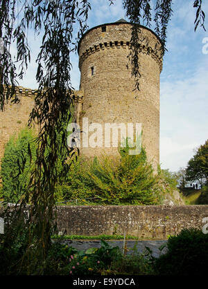 Das Schloss in Lassay-Les Chateaux einen malerischen großen Dorf/Kleinstadt in der Nordost-Ecke der Grafschaft Mayenne Stockfoto