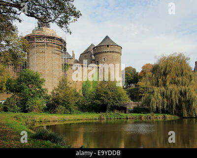 Das Schloss in Lassay-Les Chateaux einen malerischen großen Dorf/Kleinstadt in der Nordost-Ecke der Grafschaft Mayenne Stockfoto