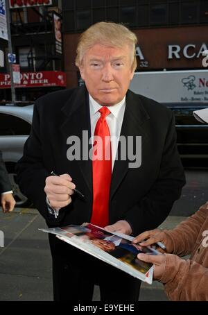 New York, NY, USA. 4. November 2014. Donald Trump bei Talkshow auftritt für Promi-Schnappschüsse auf der NBC Today Show - di, Rockefeller Center, New York, NY 4. November 2014. Bildnachweis: Derek Sturm/Everett Collection/Alamy Live-Nachrichten Stockfoto