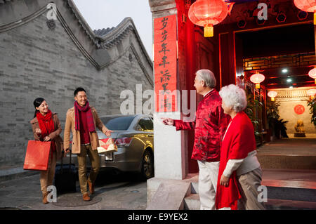 Familie am chinesischen Neujahrstag Stockfoto