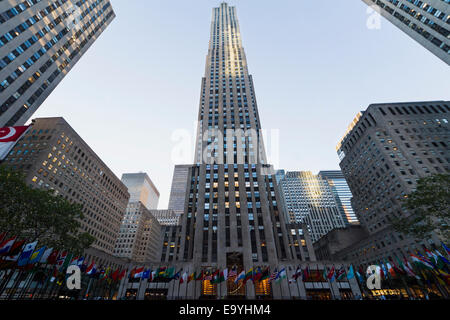Prometheus-Statue an der Rockefeller Center in New York City, New York, Vereinigte Staaten Stockfoto