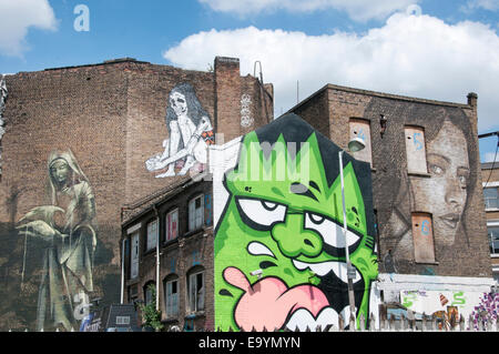 Leonard Street, London. Street Art - sehr großen Gemälden an den Wänden Stockfoto