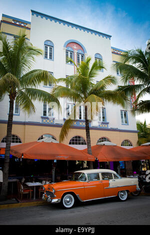 Amerikanische Oldtimer am Ocean Drive. Miami Beach, Florida Stockfoto