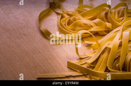 Bandnudeln oder Tagliatelle schneiden bereit, Kochen Stockfoto