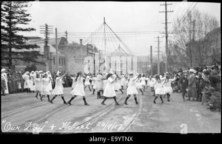 Hobart "Our Day Parade" - Childrens Maibaum Tanz - Macquarie Street? Hobart "Our Day Parade" - Childrens Maibaum Tanz - Macquarie 11279195605 o Stockfoto