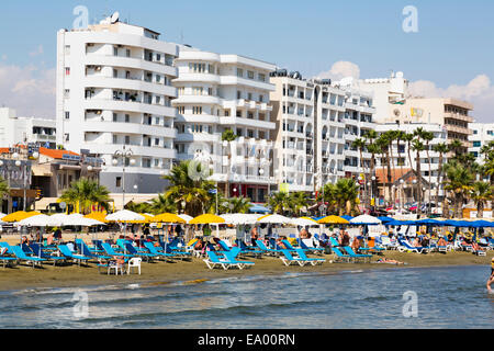 Larnaca, Finikoudes, Strandpromenade. Stockfoto