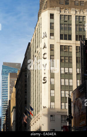 Kaufhaus Macy's New York City Amerika USA. Macys Store Zeichen Broadway New York City in den Vereinigten Staaten von Amerika-USA. Stockfoto