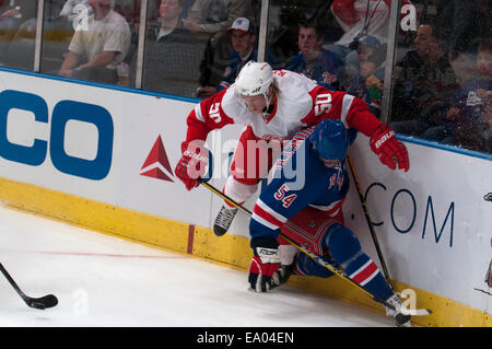 Eishockeymatch Rangers im MSG. Wenn man den großen Sportstätten reden, sollte Madison Square Garden am oberen Rand sein. Stockfoto